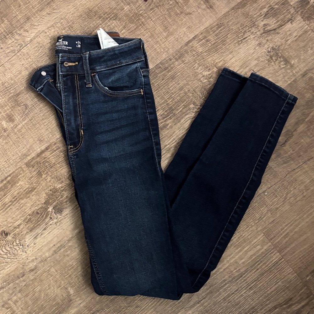 Dark Blue Hollister Women's Jeans